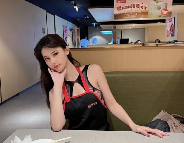 Dien mot “luoi danh ca” di an lau, hot girl gay chu y-Hinh-3