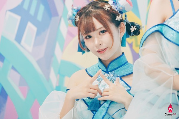 Từ trước năm 2015, ChinaJoy năm nào cũng là một sự kiện vô cùng hút khách mỗi khi được diễn ra. Thời điểm này tại sự kiện, luôn có những người mẫu, show girl ăn mặc rất gợi cảm, nóng bỏng... thậm chí nhiều nhân vật còn bị coi là hở hang, gợi dục... Tuy nhiên chính những hình ảnh đó lại thu hút số lượng rất lớn các vị khách, đặc biệt là nam giới đến với triển lãm game này.