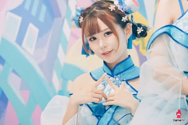 Từ trước năm 2015, ChinaJoy năm nào cũng là một sự kiện vô cùng hút khách mỗi khi được diễn ra. Thời điểm này tại sự kiện, luôn có những người mẫu, show girl ăn mặc rất gợi cảm, nóng bỏng... thậm chí nhiều nhân vật còn bị coi là hở hang, gợi dục... Tuy nhiên chính những hình ảnh đó lại thu hút số lượng rất lớn các vị khách, đặc biệt là nam giới đến với triển lãm game này.