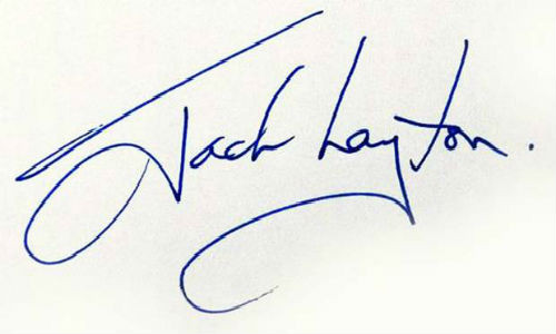 Chữ ký mà nằm giữa hai đường nét ngang ở trên và dưới cho thấy chủ nhân có con mắt nhìn đời, biết tính toán trong làm ăn.