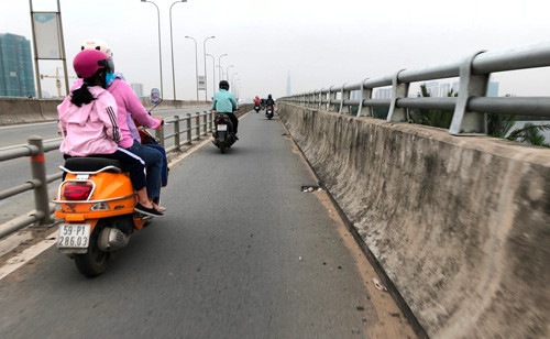 Tai xe container “kiem tien” bang cach “kinh di” tren cao toc HLD