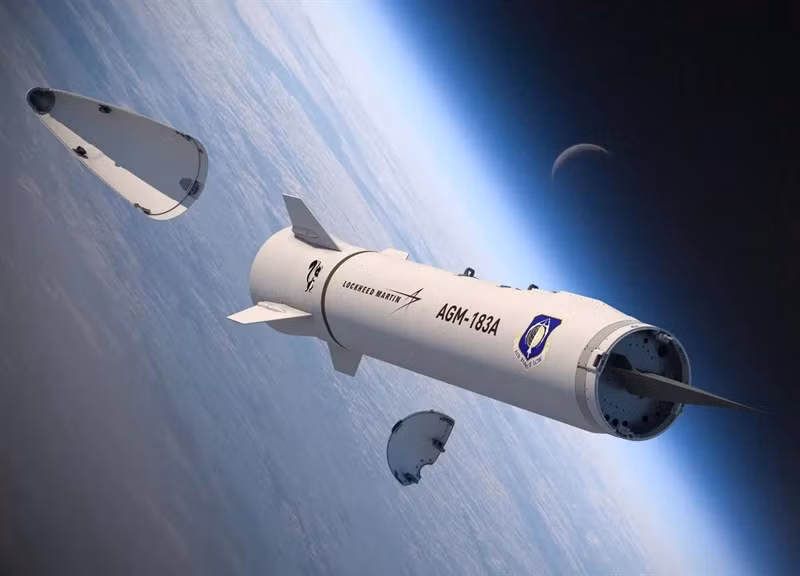 Chiều dài của AGM-183A khoảng 6,5 - 7m và khối lượng của nó xấp xỉ 2 - 2,5 tấn, khiến loại vũ khí này hoàn toàn vô vọng để tích hợp trên tiêm kích, đặc biệt là việc máy bay mang chúng phải tiếp cận gần mục tiêu mới có thể khai hỏa giúp phòng thủ đối phương dễ dàng đánh chặn ngay cả máy bay mang loại đạn này.