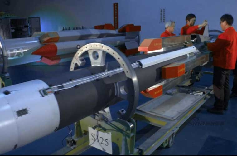 Đây là thế hệ thứ ba trong dòng tên lửa Hùng Phong do Viện Khoa học và Công nghệ Trung Sơn tại Đài Loan phát triển.