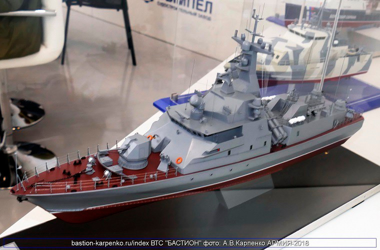 Biến thể tàu tên lửa Molniya này có thiết kế tổng thể hoàn toàn khác biệt so với các tàu tên lửa Molniya đang được Hải quân Việt Nam, Ấn Độ và Turkmenista sử dụng, trong đó nổi bật nhất là thiết kế thượng tầng của tàu. Nguồn ảnh: bastion-karpenko.