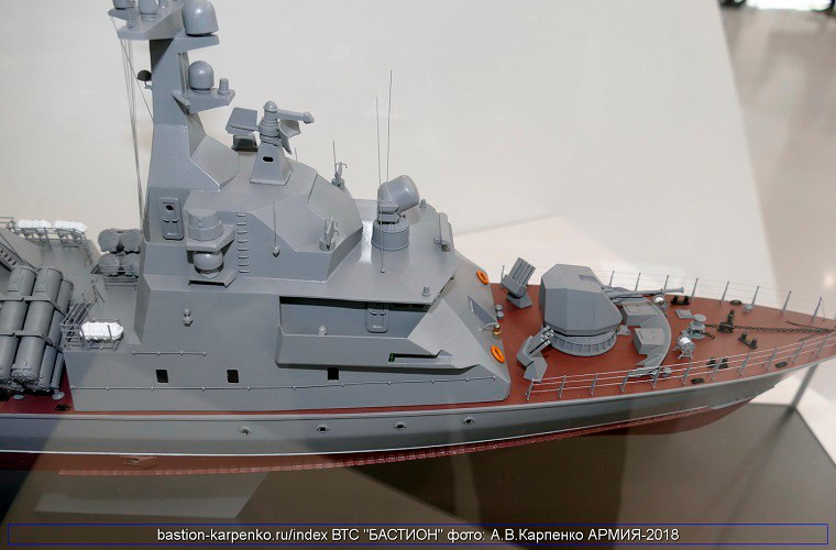 Hệ thống vũ khí trên tàu cũng có nhiều điểm thay đổi như: Pháo chính AK-176M được thay bằng loại AK-176MA hiện đại hơn và có thiết kế tàng hình. 4x4 bệ phóng KT-184 dùng cho tên lửa chống hạm Kh-35 Uran đặt dọc 2 bên thân tàu ở nguyên bản, được thay thế bằng 2x4 bệ phóng KT-184 đặt nằm ngang. Nguồn ảnh: bastion-karpenko.