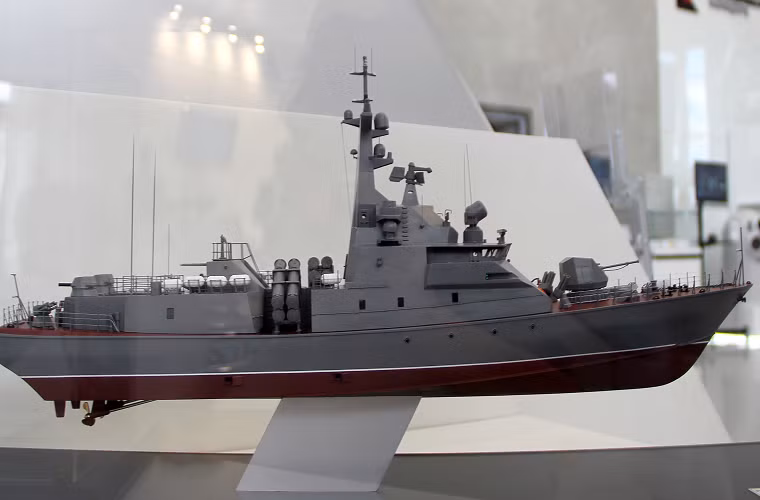 Theo đó tàu tên lửa Molniya Việt Nam được trang bị 16 tên lửa Kh-35 Uran-E, còn tàu của Nga chỉ vỏn vẹn 8 tên lửa. Nguồn ảnh: sdelanounas.ru.