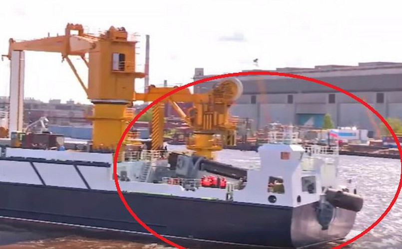 Một khi được "đánh thức", quả tên lửa khủng khiếp với tên gọi Skiff có thể bay xa 9.656 km và gây ra vụ nổ làm ô nhiễm vùng biển rộng lớn thông qua đồng vị phóng xạ tổng hợp Cobalt-60.