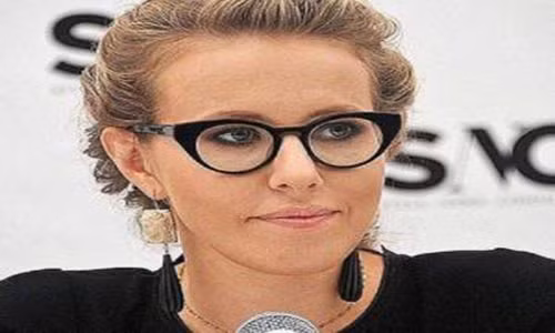 Hôm 18/10 vừa qua, Ksenia khiến dư luận chú ý khi tuyên bố sẽ tham gia tranh cử Tổng thống Nga vào năm 2018. Ảnh: Famous People.