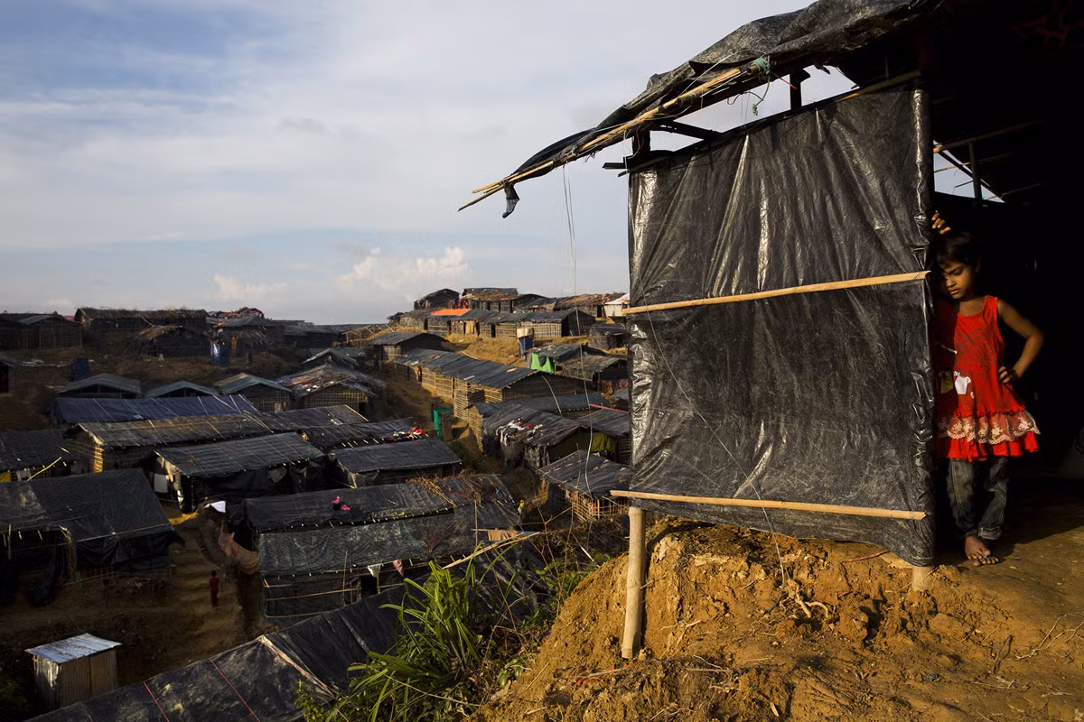 Những túp lều lụp xụp tại khu trại tị nạn Balukhali ở Bangladesh ngày 24/9/2017. Ảnh: The Atlantic.