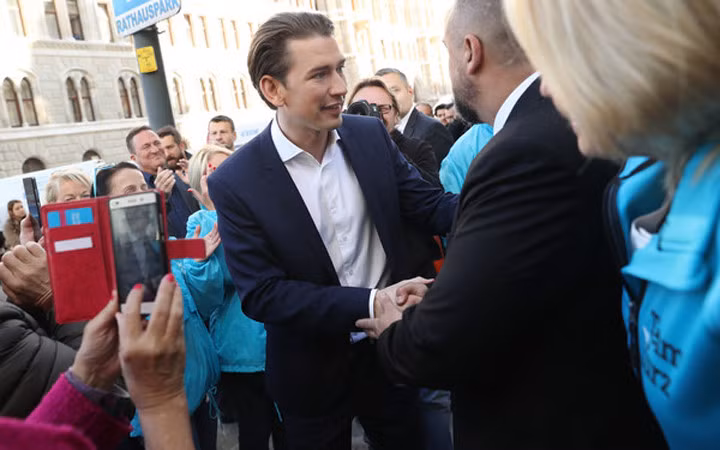 Ông Sebastian Kurz phát biểu tại sự kiện vận động tranh cử cuối cùng tại trụ sở OVP ngày 13/10.
