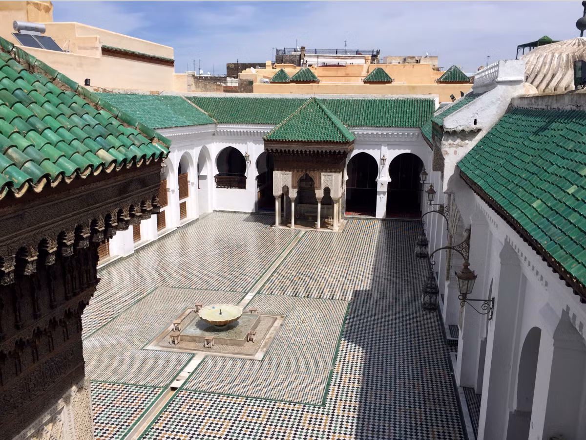 Đại học, Nhà thờ Hồi giáo al-Qarawiyyin là một công trình ấn tượng ở Ma-rốc. Ảnh: BI.