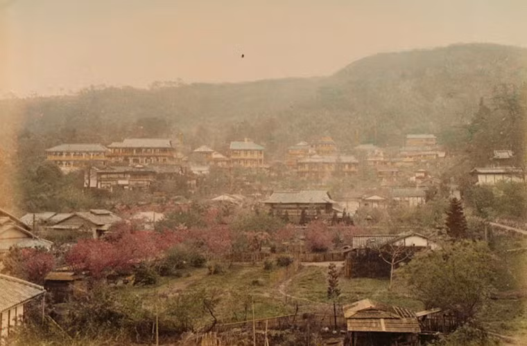 Vùng đất Maruyama ở Kyoto hồi thế kỷ 19 nhìn từ trên cao. Ảnh V