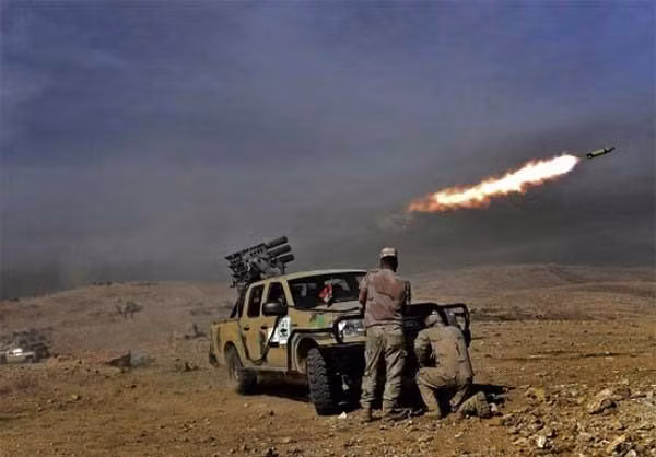 Cảnh tên lửa rời giàn phóng bay về hướng mục tiêu đã định. Ảnh FNA