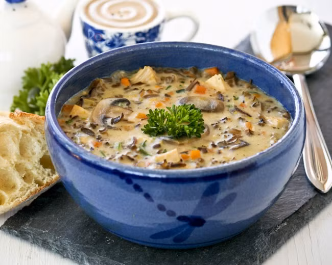 Món súp lúa hoang, nấm, thịt gà được ưa chuộng ở Mỹ.