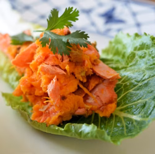  Cách làm sandwich cực ngon bằng lá rau xà lách sẽ thay đổi khẩu vị cho bữa sáng. Việc thay thế bánh mì bằng rau xà lách cũng giúp bạn bổ sung thêm dưỡng chất Omega 3 cho mắt.