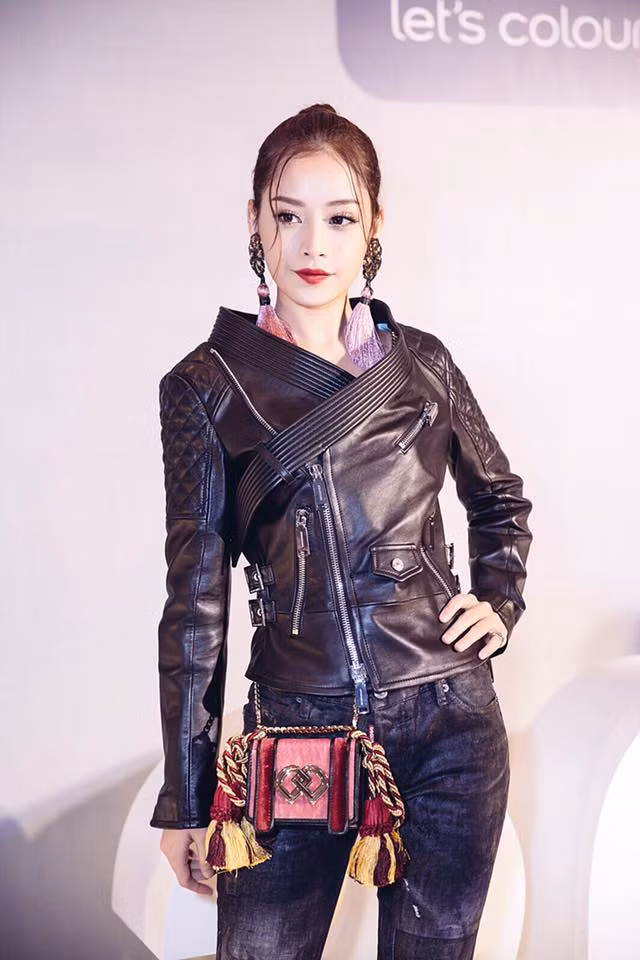 Chi Pu được cho là đã thay đổi gu ăn mặc theo chiều hướng tích cực sau nhiều lần bị phê phán khi xuất hiện trong chương trình The Voice Kid. Ảnh: Ngôi sao.