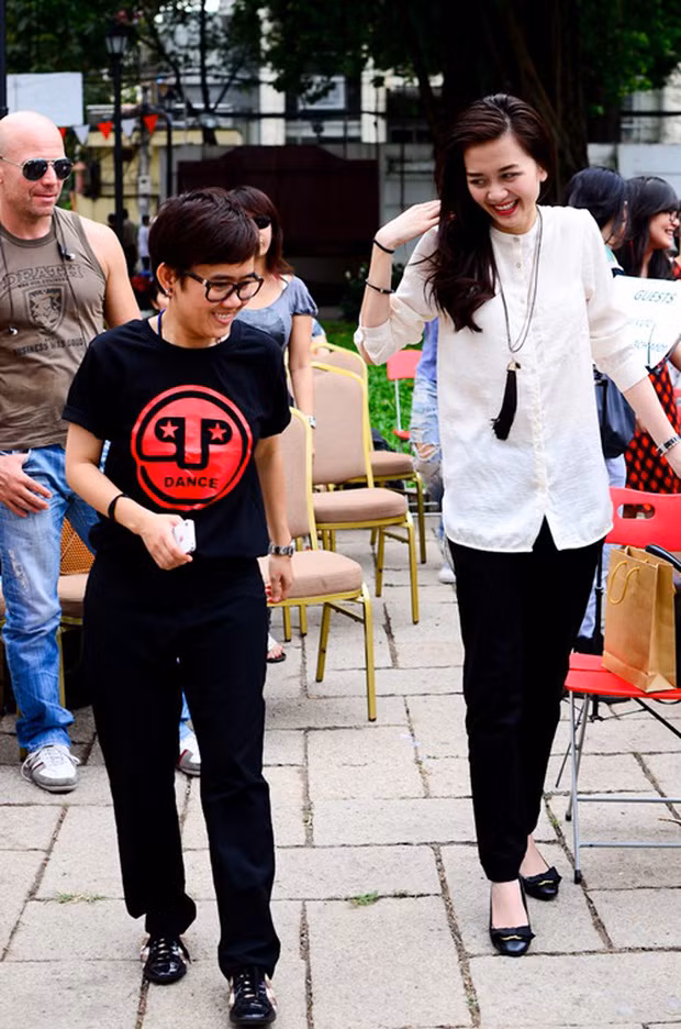 Tuy nhiên, chuyện hẹn hò bí mật này dường như đã chấm dứt vào năm 2021 khi Thiều Bảo Trang đăng tải dòng trạng thái khẳng định mình độc thân. Không chỉ vậy, nữ ca sĩ còn đăng tải status đầy ẩn ý lên trang cá nhân về chuyện rời bỏ, buông tay.