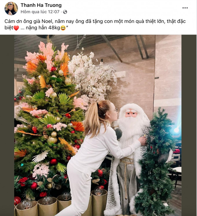 Trong dịp lễ Giáng sinh, Thanh Hà cũng không đăng ảnh bên Roland mà lại chia sẻ khoảnh khắc sang nhà Phương Uyên và được gia đình nữ nhạc sĩ chào đón vô cùng thân tình.