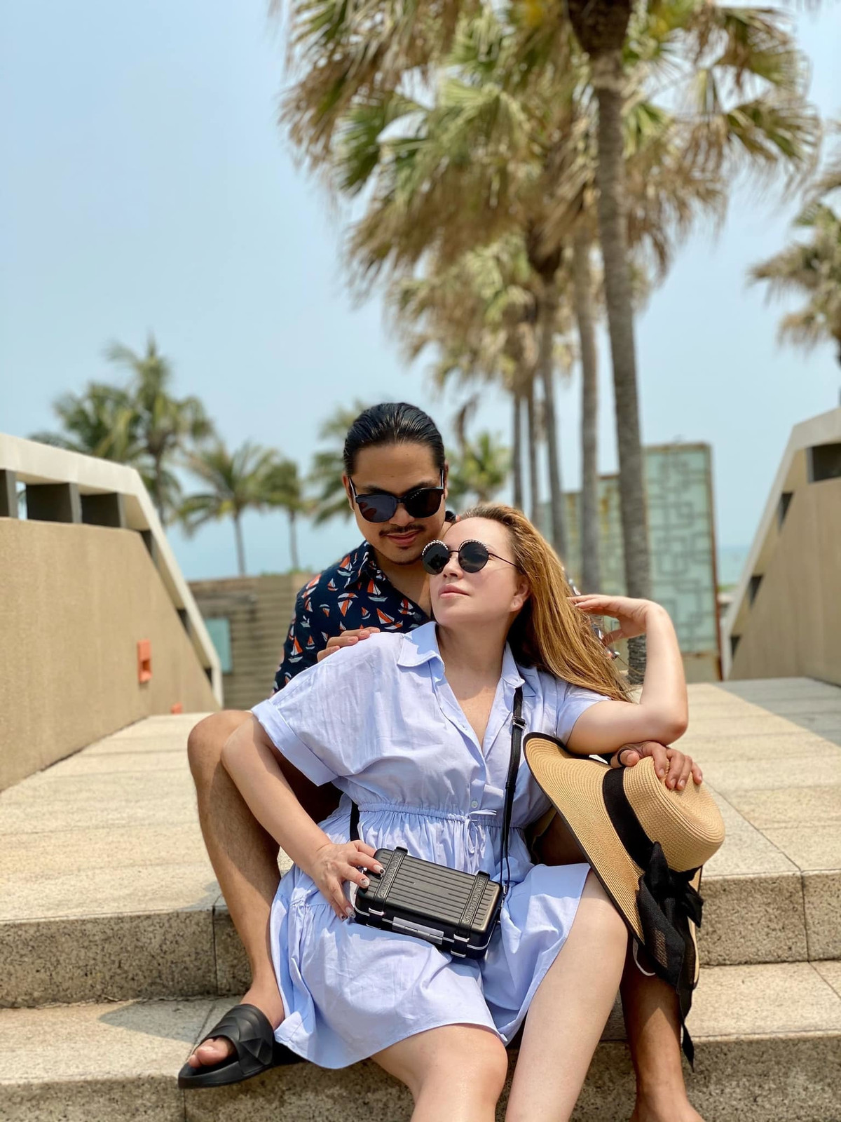 Đầu 2019, Thanh Hà và bạn trai đã đính hôn sau nhiều năm yêu. Bạn trai của Thanh Hà tuy kém hơn chục tuổi nhưng là người chu đáo, quan tâm từ những điều nhỏ nhất. Đặc biệt, cả hai không ngần ngại công khai những hình ảnh thân mật trên MXH.