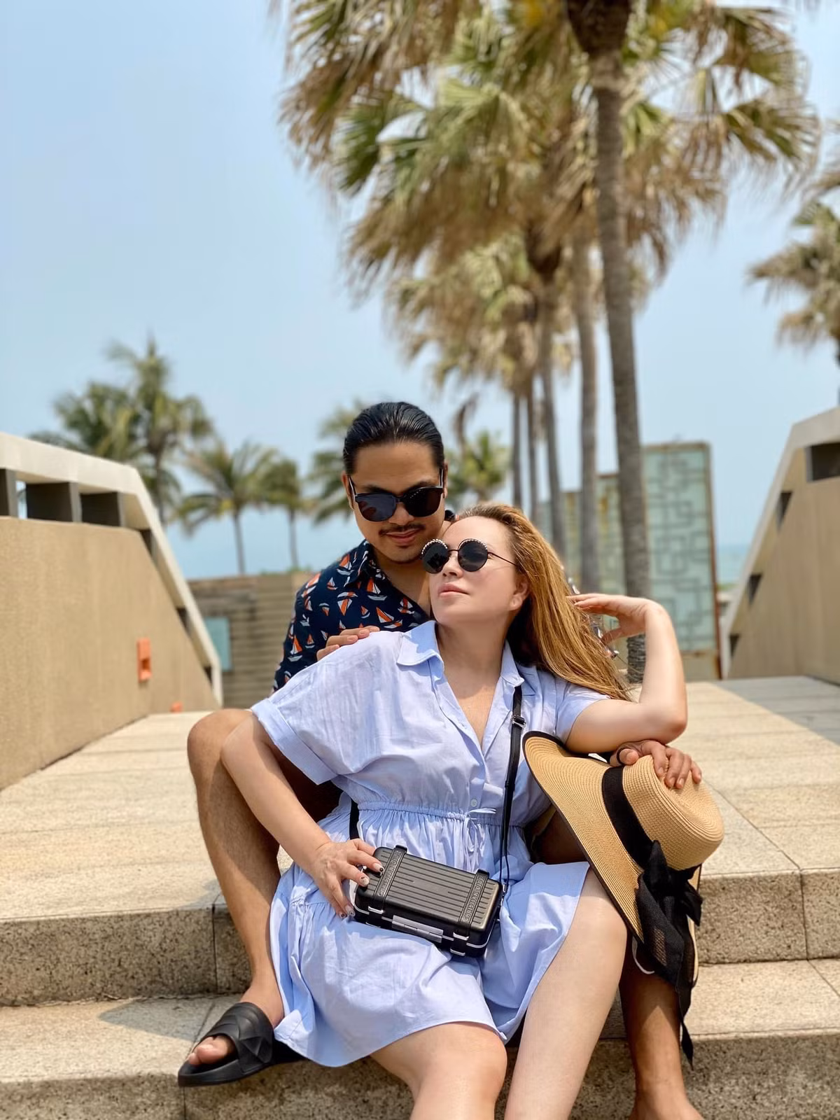 Đầu 2019, Thanh Hà và bạn trai đã đính hôn sau nhiều năm yêu. Bạn trai của Thanh Hà tuy kém hơn chục tuổi nhưng là người chu đáo, quan tâm từ những điều nhỏ nhất. Đặc biệt, cả hai không ngần ngại công khai những hình ảnh thân mật trên MXH.