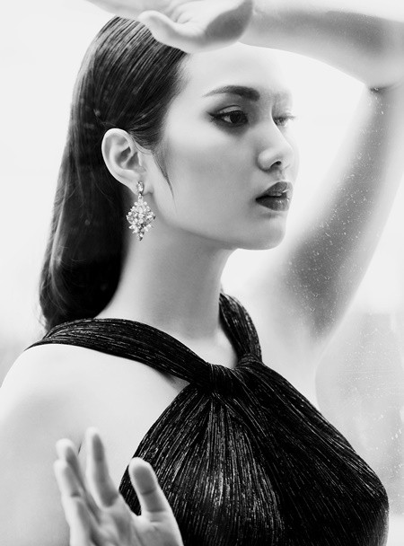 Trở lại với năm 2016 với tâm thế đầy quyết tâm và hi vọng, Diệu Linh hi vọng sẽ mang đến một thanh âm mới lạ hòa nhịp trong showbiz Việt. Bên cạnh hoạt động nghệ thuật, Diệu Linh đang bận rộn với nhiều dự án kinh doanh lẫn hoạt động xã hội của mình.