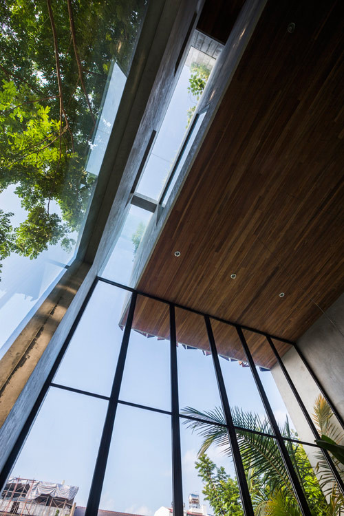 "Chất lượng cuộc sống trong các tòa nhà xuất phát từ những hình khối và hình khối đó phải được thiết kế để kết nối với con người " - đó là suy nghĩ ban đầu của đội ngũ thiết kế khi được giao thiết kế công trình nhà tại Phú Mỹ Hưng. Dự án này có thể được coi là một nỗ lực để tạo nên một cách sống hiện đại mà giao hòa với thiên nhiên. "Chất lượng cuộc sống trong các tòa nhà xuất phát từ những hình khối và hình khối đó phải được thiết kế để kết nối với con người " - đó là suy nghĩ ban đầu của đội ngũ thiết kế khi được giao thiết kế công trình nhà tại Phú Mỹ Hưng. Dự án này có thể được coi là một nỗ lực để tạo nên một cách sống hiện đại mà giao hòa với thiên nhiên.