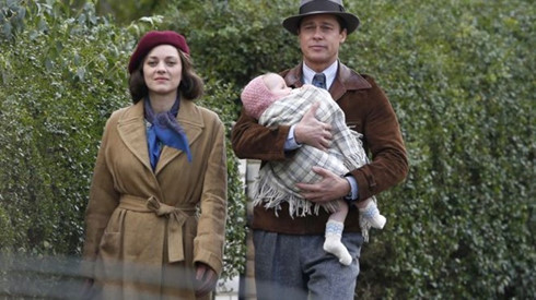 Angelina Jolie sợ rằng Brad Pitt và bạn diễn Marion Cotillard nảy sinh tình cảm.