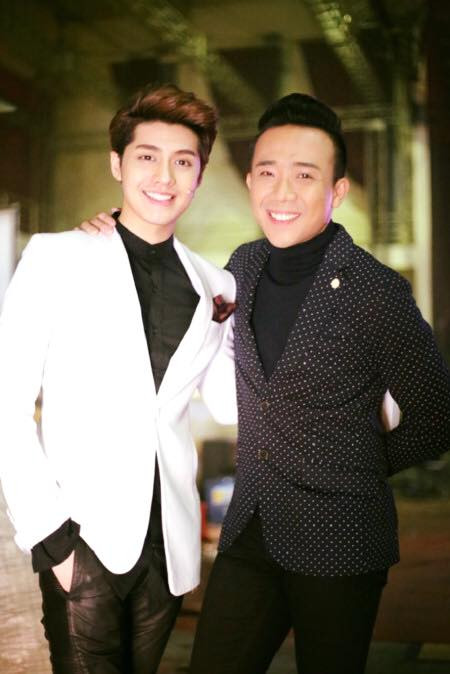 Trấn Thành ngạc nhiên "Wow... Wow... Wow... Đẹp rạng ngời mà không chói loá!". 