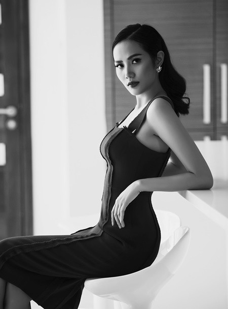 Cô cũng liên tục nhận được lời mời dự sự kiện, làm giám khảo cho nhiều chương trình giải trí. 