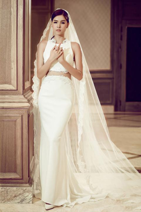 Kỳ Hân mong mỏi cưới Mạc Hồng Quân, và trước đó cô cũng từng không ít lần mặc váy cô dâu xinh đẹp trong sự nghiệp người mẫu của mình.
