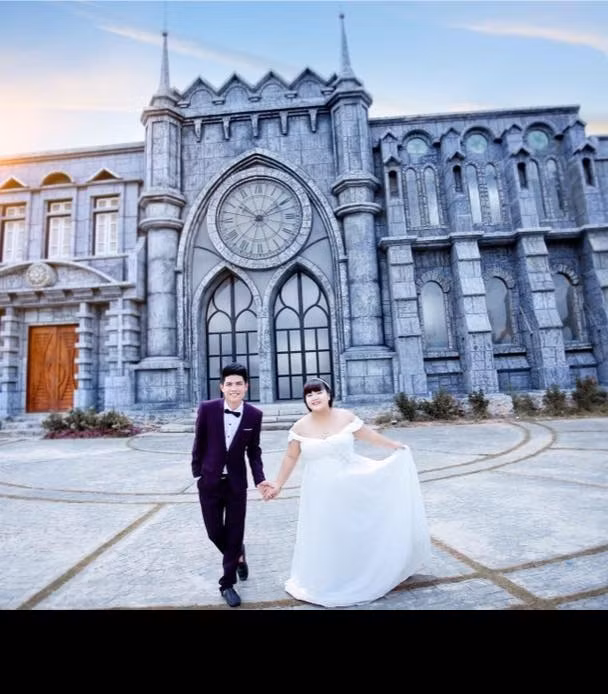 Phát hiện ra Thanh Mai không phải là người chủ động “cầm cưa” trước, nhiều bạn trẻ càng khâm phục tình cảm chân thành của Thanh Tùng hơn. Những ý kiến cho rằng Tùng và Mai sẽ không duy trì được hạnh phúc lâu dài dần được thay thế bằng những lời chúc phúc. Cặp đôi đũa lệch đến với nhau, quyết định xây tổ ấm trong sự ủng hộ nhiệt thành của bạn bè, những người quen biết Tùng và Mai.