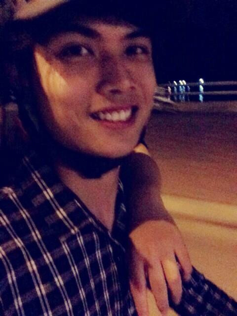 Ngoài chuyện tình đặc biệt, dân mạng Việt còn rất quan tâm đến cách thể hiện tình yêu của chú rể 9X đẹp trai Thanh Tùng. Dù luôn cố gắng để bạn gái không thấy mặc cảm, tự ti về vóc dáng của mình nhưng Thanh Tùng đôi khi cũng có những lời nói bông đùa, chất chứa nhiều tình cảm, thể hiện rằng Tùng luôn yêu quý chính ngoại hình mũm mĩm của Mai.