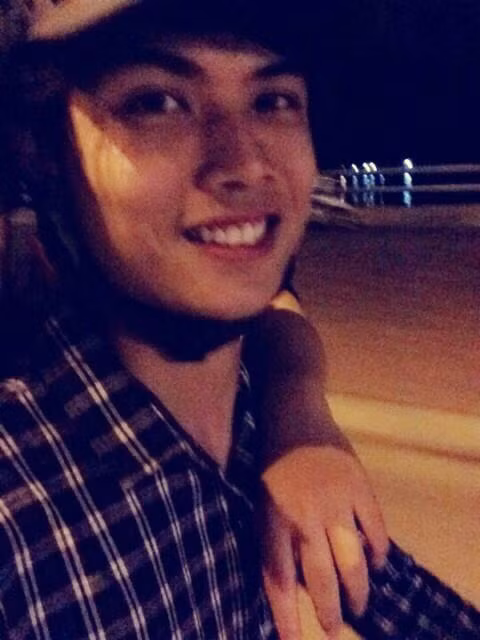 Ngoài chuyện tình đặc biệt, dân mạng Việt còn rất quan tâm đến cách thể hiện tình yêu của chú rể 9X đẹp trai Thanh Tùng. Dù luôn cố gắng để bạn gái không thấy mặc cảm, tự ti về vóc dáng của mình nhưng Thanh Tùng đôi khi cũng có những lời nói bông đùa, chất chứa nhiều tình cảm, thể hiện rằng Tùng luôn yêu quý chính ngoại hình mũm mĩm của Mai.