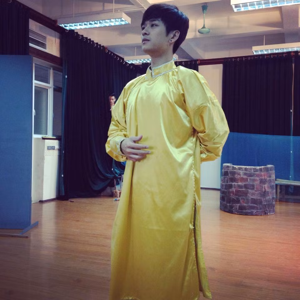 Sắp tới Tuấn Nghĩa sẽ có thêm một vai trong phim của đạo diễn trẻ Đinh Tuấn Vũ. Cơ hội ở trước mắt nhưng Tuấn Nghĩa không tỏ ra nóng vội, cậu bạn luôn cố gắng suy ngẫm kỹ cho vai diễn của mình, đi từ vai diễn nhỏ, không phải sở trường của mình để dần nâng tầm của bản thân.