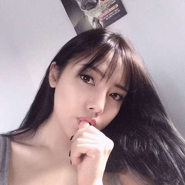 Trên Instagram, Rocker Nguyễn và Renkaikai rất chăm chỉ cập nhật những hình ảnh ngọt ngào của mình và nhận được vô số lời khen của bạn bè, dân mạng Việt Nam, Đài Loan. Cặp đôi mỹ nhân này được nhận xét là rất xứng đôi, cả hai đều đẹp hoàn hảo, yêu nhau chân thành và dễ khiến người khác phải ghen tị.