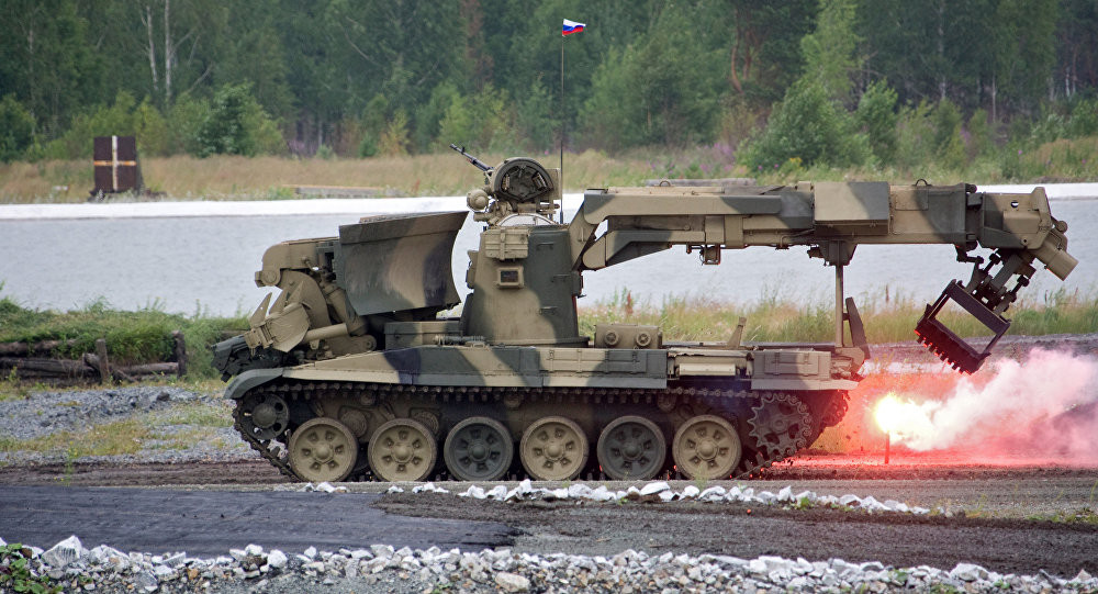 Xe công binh IMR-2M được thiết kế với nhiệm vụ đảm bảo sự di chuyển thông suốt của các đơn vị quân đội qua khu vực bị phá hủy trong vùng chịu ảnh hưởng của vũ khí hạt nhân, các bãi mìn cùng chướng ngại vật gây nổ, khi cần thiết còn có thể sử dụng phục vụ công tác tìm kiếm cứu hộ cứu nạn.