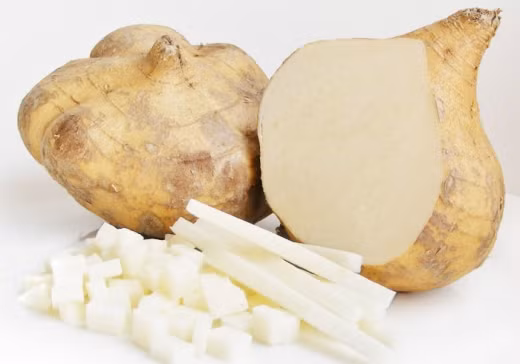 2. Mứt củ đậu. Ngoài việc có thể ăn sống, chế biến các món ăn khác nhau, củ đậu cũng được dùng làm mứt rất ngon. Ảnh: Toinayangi.