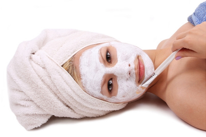 Sử dụng bột đậu đỏ, đậu đen trộn với sữa cung cấp collagen cho da nếu trong bếp của bạn đang có sẵn những loại bột này.