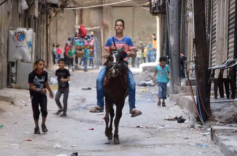 Trẻ em Syria nô nức vui đùa sau ngừng bắn Tre em Syria no nuc vui dua sau ngung ban