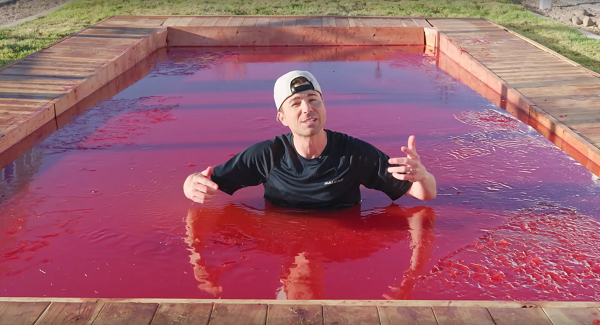 Mark xứng đáng có được thành công như hiện tại vì anh không sản xuất nội dung nhàm chán, đơn giản.