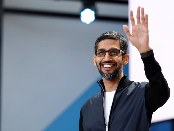 Vị trí thứ 3 thuộc về giám đốc điều hành Google, ông Sundar Pichai. Vị CEO của gã khổng lồ tìm kiếm đã nhảy vọt 10 hạng so với vị trí năm ngoái.
