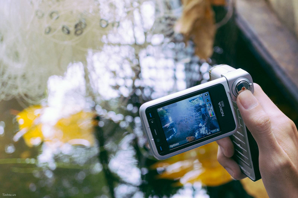 Nokia N93/N93i là những chiếc điện thoại ở phân khúc rất cao cấp của Nokia. Khi vừa ra mắt nó có giá khá cao so với thời điểm bấy giờ.