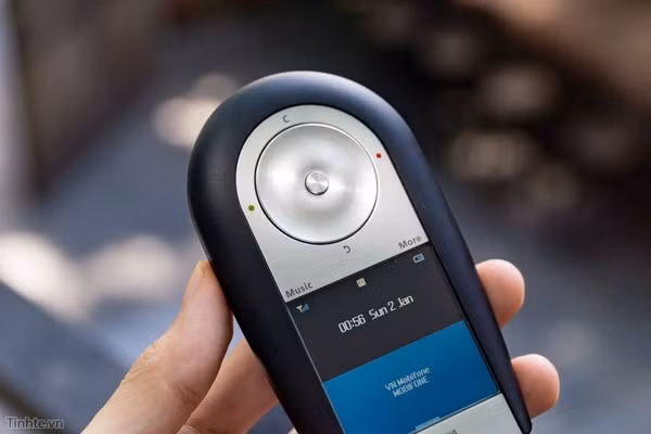 Điện thoại Serenata do Samsung hợp tác với hãng âm thanh B&amp;O, tích hợp loa ngoài của B&amp;O và một bộ nhạc chuông đặc biệt cũng do B&amp;O sản xuất.