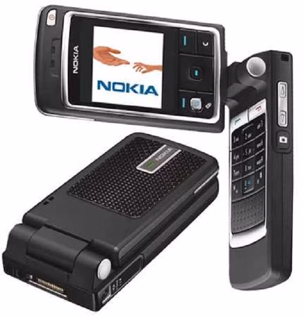 Người dùng nhờ thế có thể đóng điện thoại theo kiểu để phần màn hình nằm ở phía trên điện thoại hoặc đóng điện thoại theo đúng kiểu một chiếc điện nắp gập.