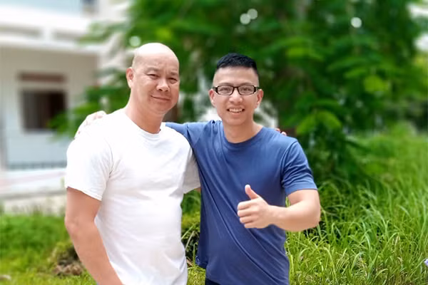 Ngày 3/12, trên trang blog cá nhân, anh đăng ảnh đơn xin việc vào Trung tâm Giám sát An toàn không gian mạng quốc gia (NCSC). Anh cho biết hiện tại đang là nhân viên duy nhất của NCSC ở thành phố Hồ Chí Minh. “Post cái hình để biết là có việc làm, để ba mẹ đỡ phải lo”, anh viết.