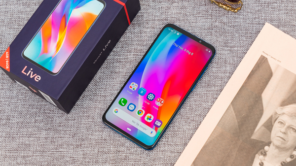 Ngoài ra, máy còn có cụm 3 camera phía sau, trong đó camera chính độ phân giải 48 megapixel khẩu độ f/1.7.