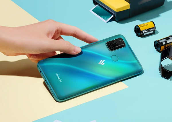 Ngoài phiên bản bộ nhớ RAM 4GB, người dùng có thể tùy chọn phiên bản Joy 4 với tùy chọn bộ nhớ RAM 3GB với mức giá 3,29 triệu đồng (các thông số cấu hình khác đều giữ nguyên).