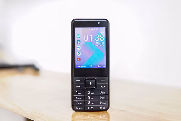 Tuy nhiên, nếu so với dòng máy chạy Android Go thì Bkav C85 có vẻ "đuối" sức hơn rất nhiều Vsmart Bee Lite mà giá cả cũng không chênh lệch nhau quá lớn.