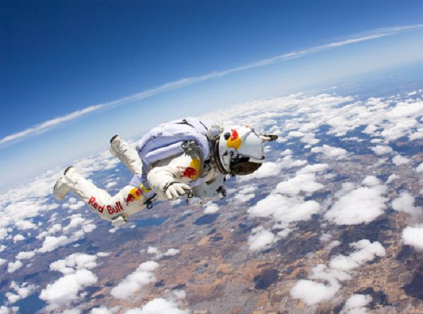 Ở độ cao này, bạn đã có thể quan sát được Trái đất trông như thế nào, nên công chúng đều gọi thử thách của ông là "cú nhảy từ vũ trụ".