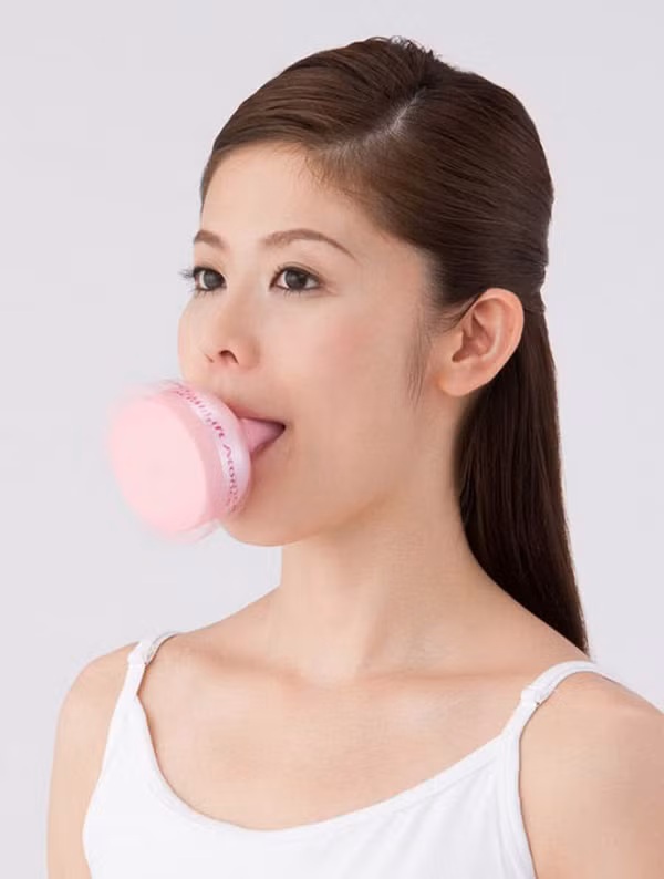  Dụng cụ luyện tập giúp làm căng cơ mặt.